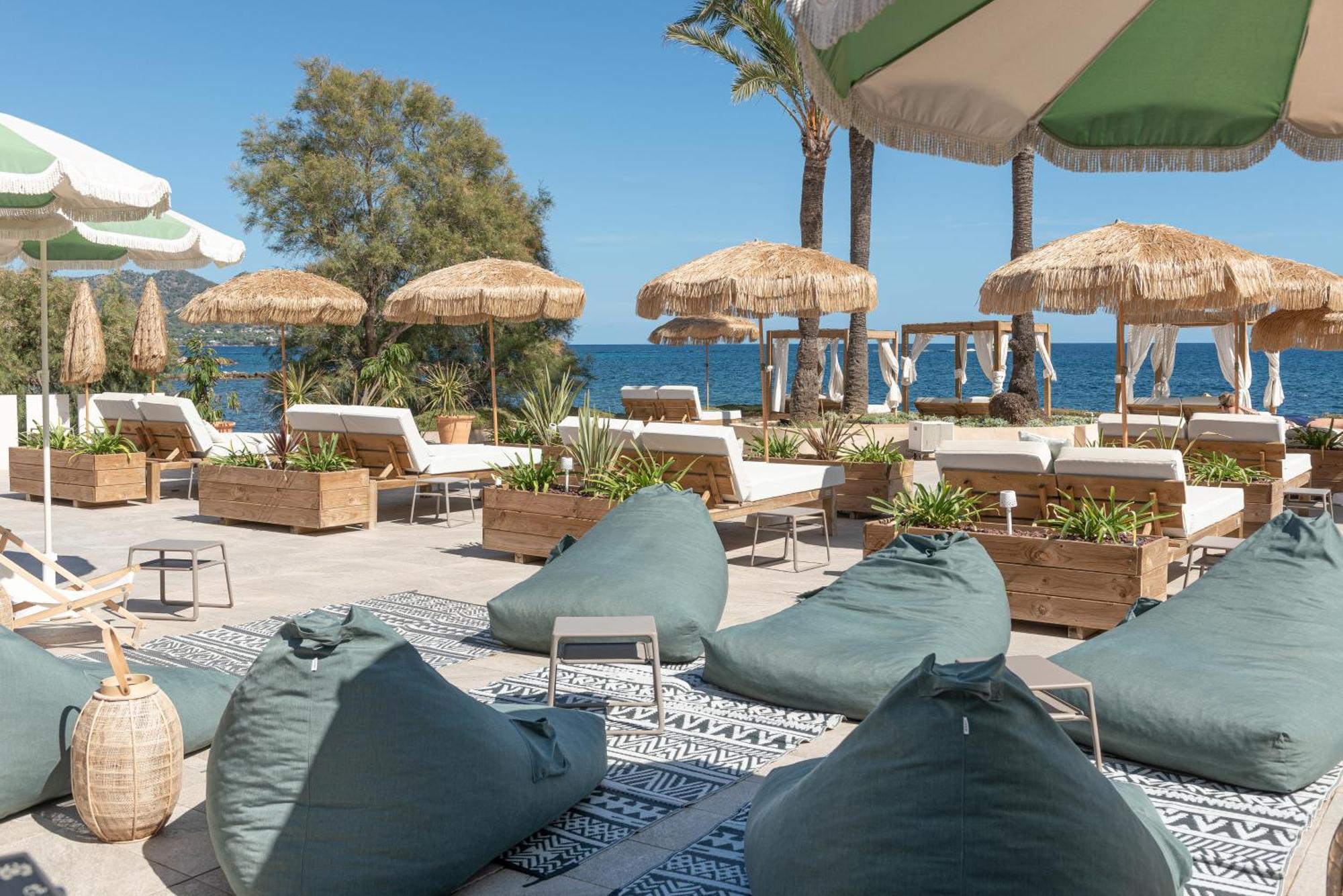 Atolon Hotel